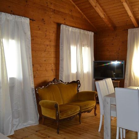 Chalet L Oasi Di Ambra 8 Posti Letto Con Uso Piscina Ардеа Екстер'єр фото