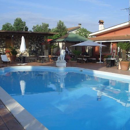 Chalet L Oasi Di Ambra 8 Posti Letto Con Uso Piscina Ардеа Екстер'єр фото