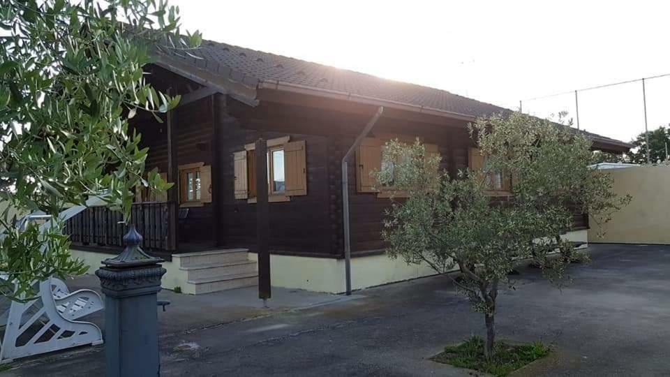 Chalet L Oasi Di Ambra 8 Posti Letto Con Uso Piscina Ардеа Екстер'єр фото
