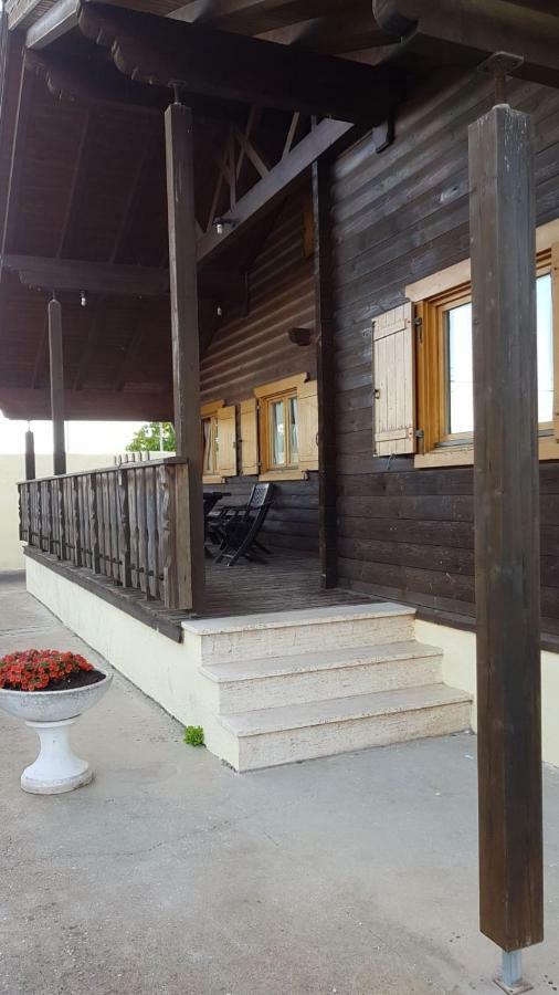Chalet L Oasi Di Ambra 8 Posti Letto Con Uso Piscina Ардеа Екстер'єр фото