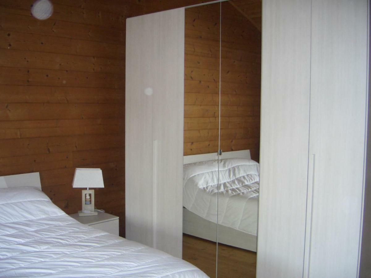 Chalet L Oasi Di Ambra 8 Posti Letto Con Uso Piscina Ардеа Екстер'єр фото