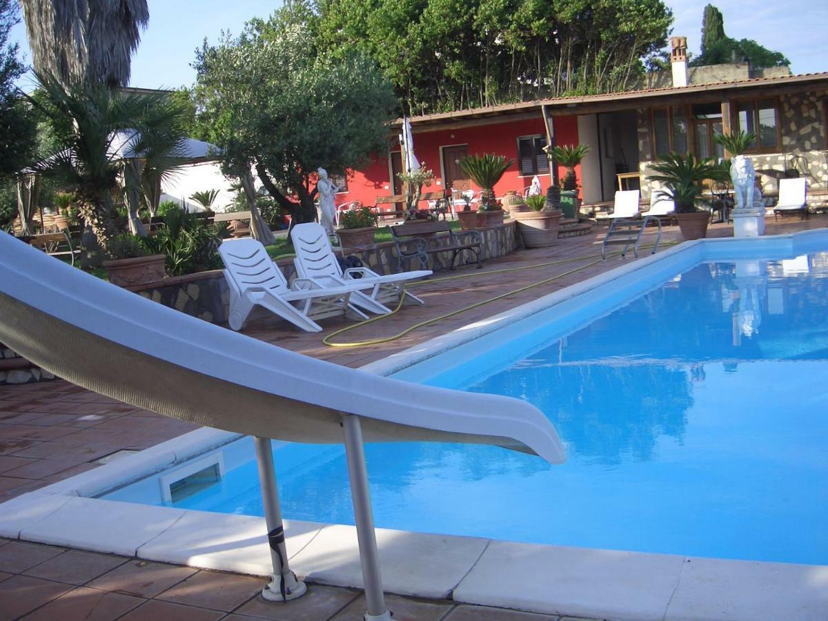 Chalet L Oasi Di Ambra 8 Posti Letto Con Uso Piscina Ардеа Екстер'єр фото